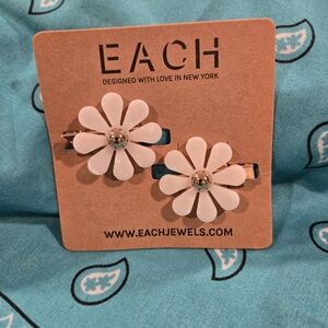 White Flower Hair Clips